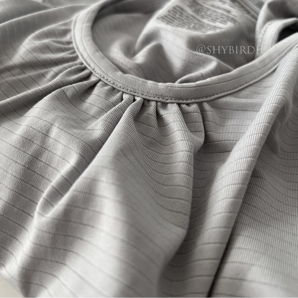 NEW Lot of 2 Old Navy Active Loose Fit Athletic Racerback Tank Tops, Small - Picture 6 of 14